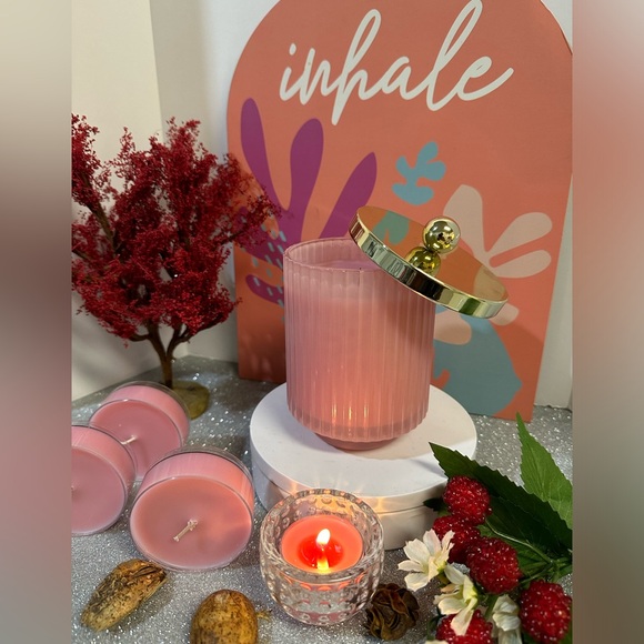 TAYBERRY TEAKWOOD - SCENT UNLEASHED LLC, LUXURY HAND POURED SCENTED CANDLES! - Picture 6 of 6